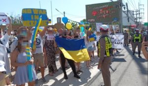 Ukránok és oroszok együtt tüntettek a békéért Thaiföldön