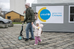 Tízmillió dollár az Ukrán gyerekek megsegítésére – elkötelezett buddhizmus
