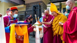Ima a Dalai Láma hosszú életéért