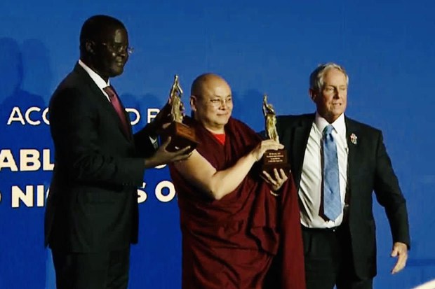 Egy volt tibeti politikai fogoly kapta a Demokrácia-díjat