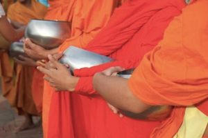 Buddhista ereklyék Thaiföldön a mágha púdzsán