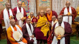 Buddha-ereklyék Sri Lankából a Dalai Lámának