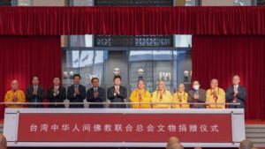 Tajvan buddhista műtárgyakat adományozott Kínának